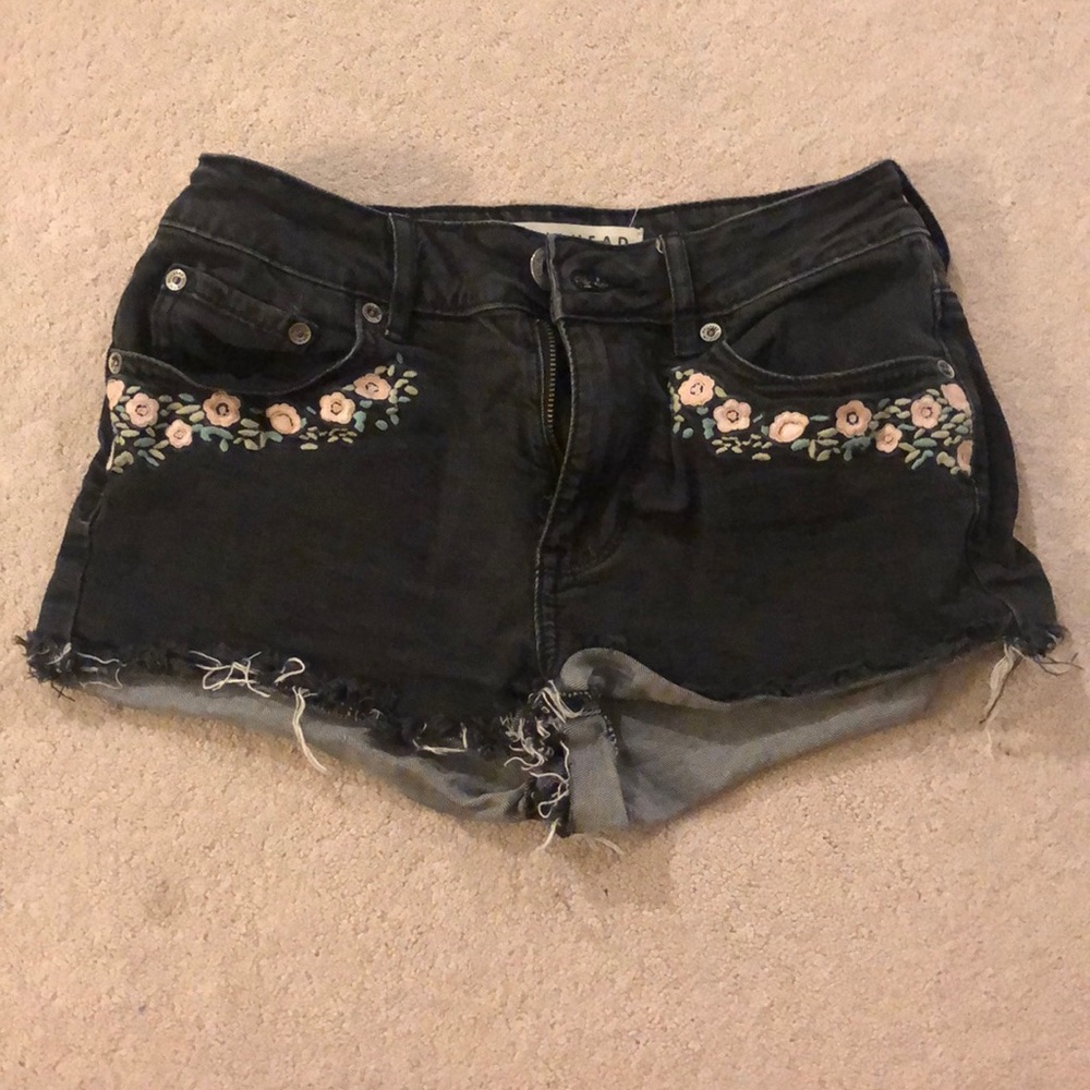 Gray shorts w/ flowers